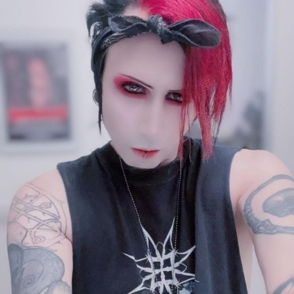 Killstar ✦ Bathory Deep Red Lipstick ✦ Vegan Buttery Formula Highly Pigmented - Picture 3 of 8